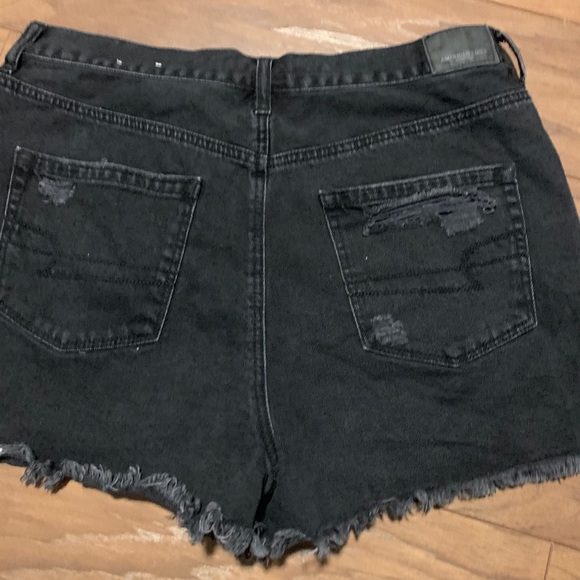 American Eagle ripped black shorts - Picture 2 of 3